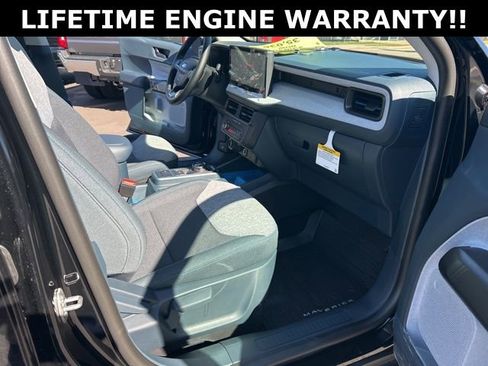 New 2025 Ford Maverick XLT w/ XLT Luxury Package FWD image 38