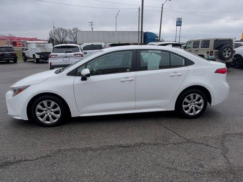 Used 2024 Toyota Corolla LE image 3