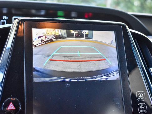 Used 2018 Toyota Prius Prime Premium image 22