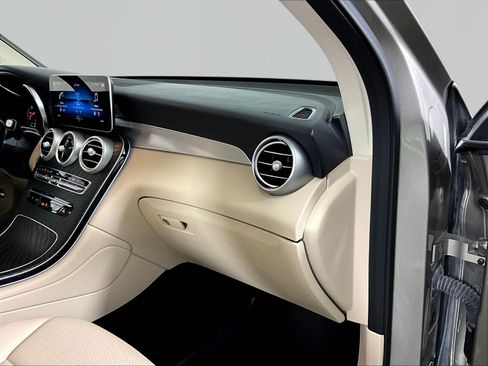 Used 2022 Mercedes-Benz GLC 300 image 26