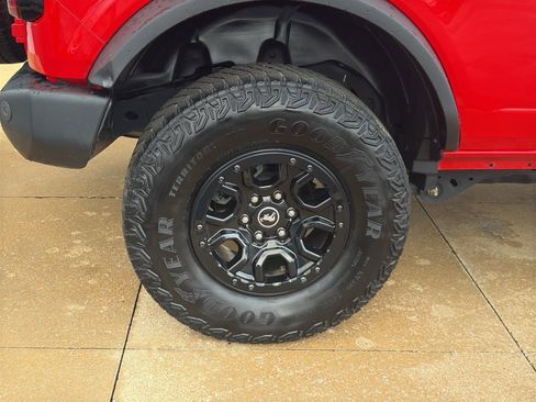 Used 2022 Ford Bronco Wildtrak image 6