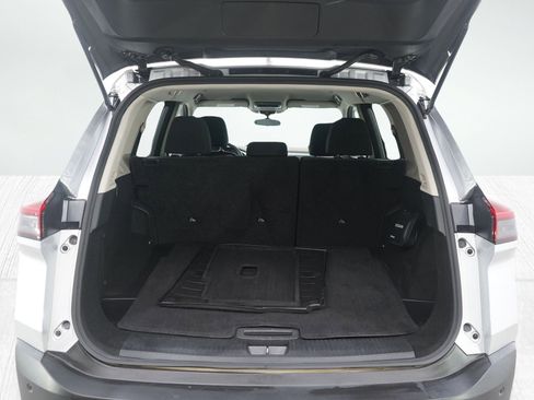 Used 2023 Nissan Rogue SV image 16