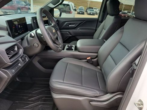 Used 2024 Chevrolet Silverado EV W/T image 18