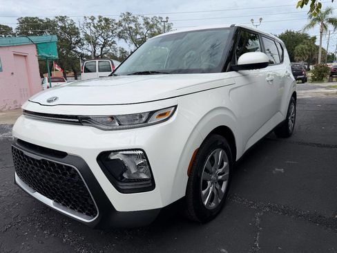 Used 2021 Kia Soul LX FWD image 11