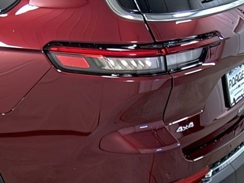 New 2025 Jeep Grand Cherokee L Limited image 10