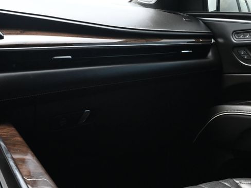 Used 2022 Cadillac Escalade Sport Platinum w/ LPO, ONYX Package AWD/4WD image 9