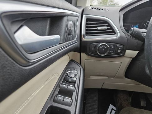 Used 2022 Ford Edge Titanium w/ Equipment Group 301A AWD/4WD image 12