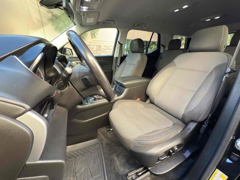 Used 2019 Chevrolet Traverse LT image 37