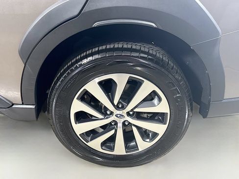 Used 2024 Subaru Outback Premium AWD/4WD image 9