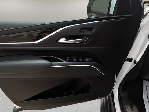 Used 2023 Cadillac Escalade ESV Sport w/ Touring Package image 19