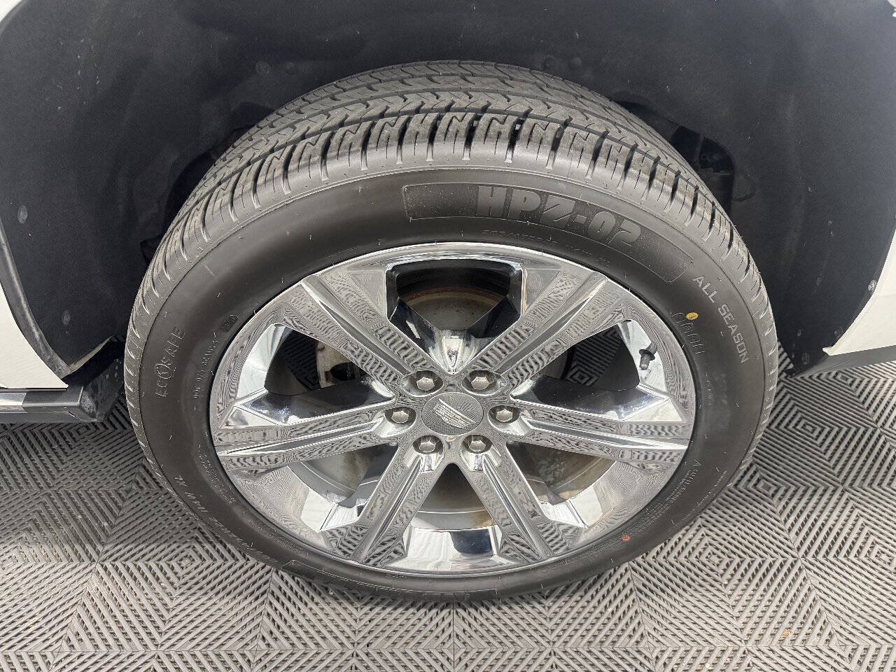 Used 2019 Cadillac Escalade Premium Luxury AWD/4WD image 56