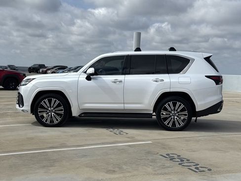 Certified 2024 Lexus LX 600 4WD w/ Luxury Package image 1