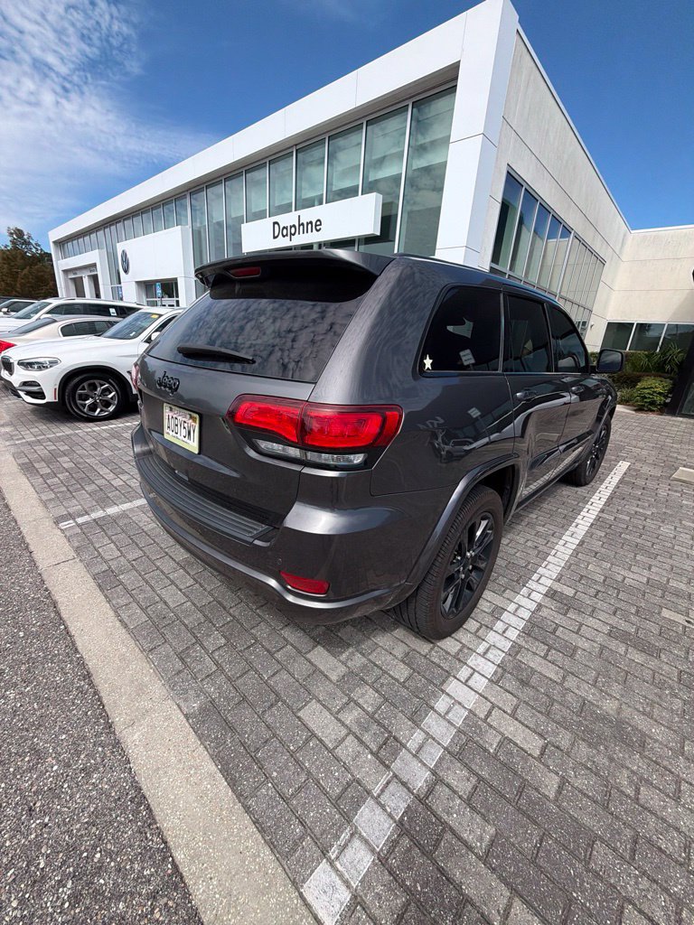 Used 2021 Jeep Grand Cherokee Laredo X RWD image 11