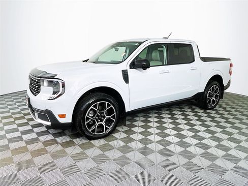 Used 2025 Ford Maverick Lariat w/ 4K Tow Package AWD/4WD image 4