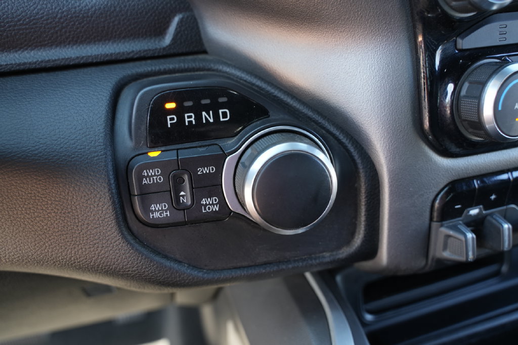 Used 2020 RAM 1500 4x4 Crew Cab image 36