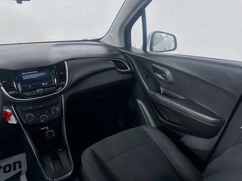 Used 2019 Chevrolet Trax LS w/ LPO, Cargo Package FWD image 23