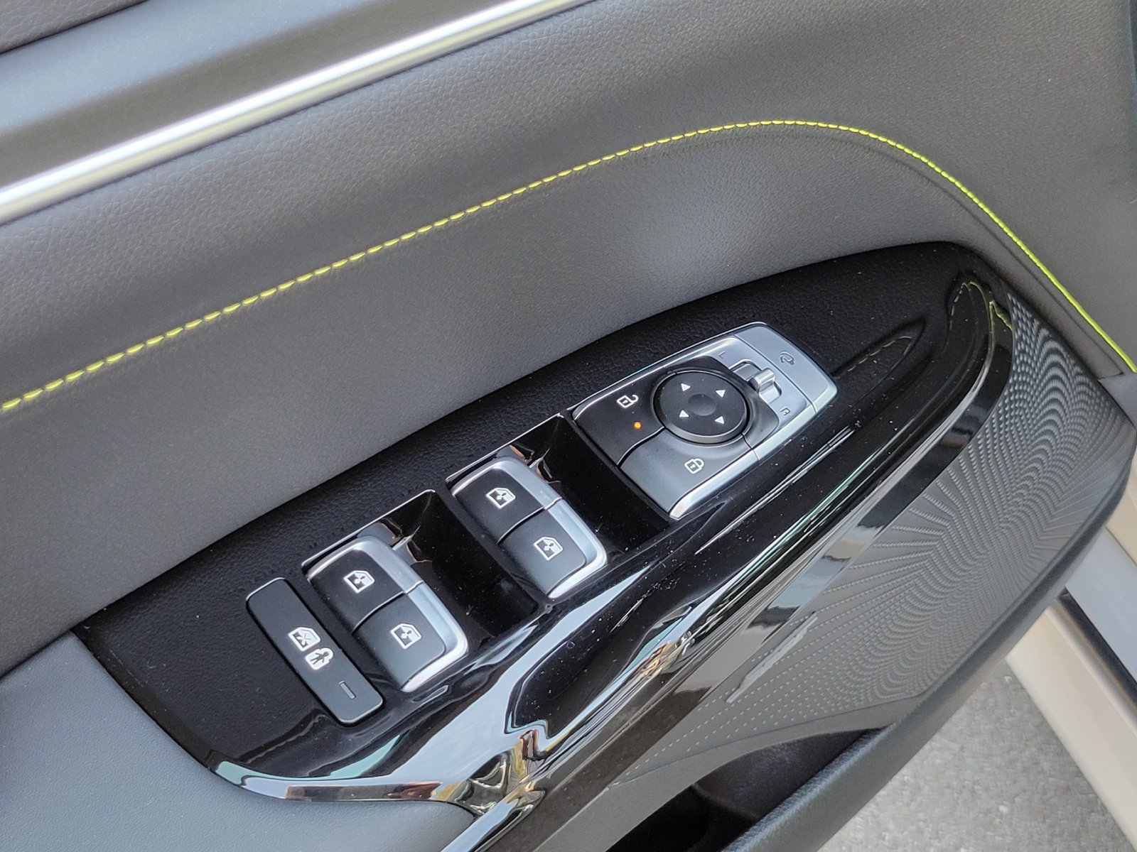Certified 2026 Kia K5 GT w/ GT1 Package FWD image 9