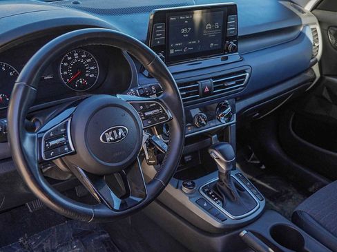 Certified 2021 Kia Seltos S image 9
