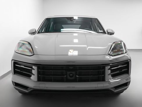 Used 2025 Porsche Cayenne E-Hybrid image 8