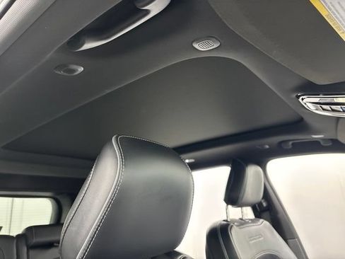 Used 2022 Jeep Grand Cherokee Overland AWD/4WD image 18