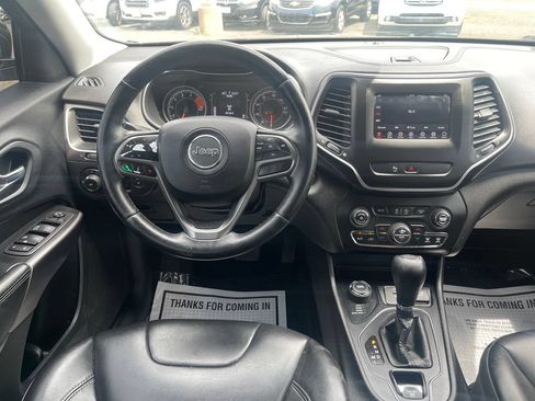 Used 2019 Jeep Cherokee Latitude Plus w/ Comfort/Convenience Group AWD/4WD image 21