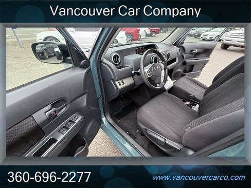 Used 2009 Scion xB FWD image 13