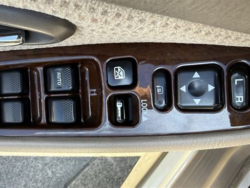 Used 2003 Subaru Outback Wagon AWD/4WD image 12