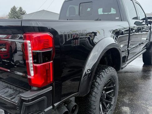 New 2026 Ford F250 Lariat w/ Black Appearance Package image 9