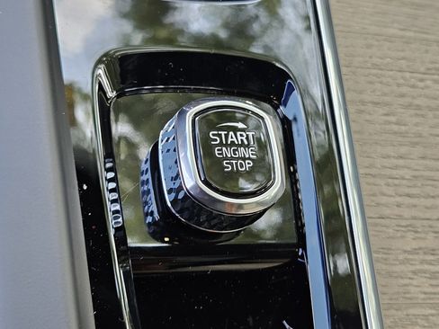 New 2026 Volvo XC60 B5 Core w/ Protection Package image 30