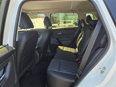 New 2025 Nissan Rogue Platinum w/ Tech Package image 12