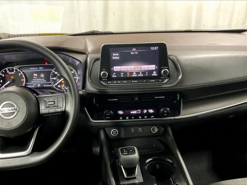 Certified 2021 Nissan Rogue SV image 18