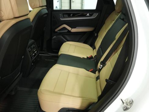New 2026 Porsche Cayenne AWD/4WD image 28