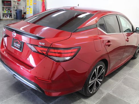 Used 2020 Nissan Sentra SR w/ Premium Package image 6