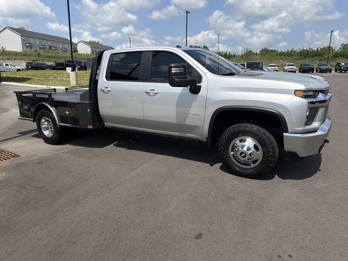 Used 2022 Chevrolet Silverado 3500 LT w/ Convenience Package AWD/4WD image 7