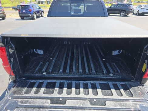 Used 2019 Toyota Tundra SR5 w/ TRD Off Road Package AWD/4WD image 20