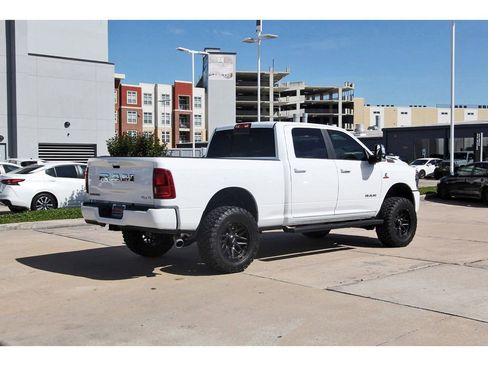 Used 2026 RAM 2500 Laramie AWD/4WD image 5