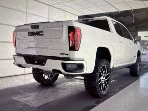 Used 2023 GMC Sierra 1500 AT4 w/ AT4 Premium Package AWD/4WD image 6
