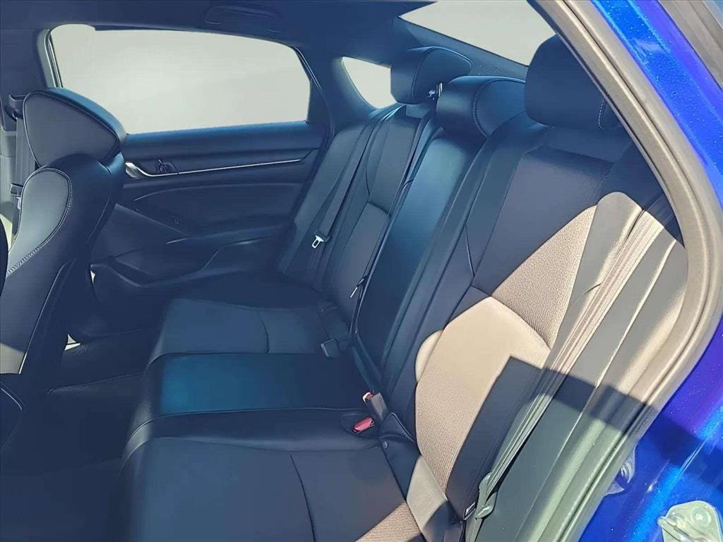 Used 2018 Honda Accord Sport image 16