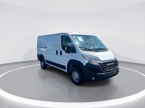 Used 2025 RAM ProMaster 2500 w/ Convenience Group FWD image 2