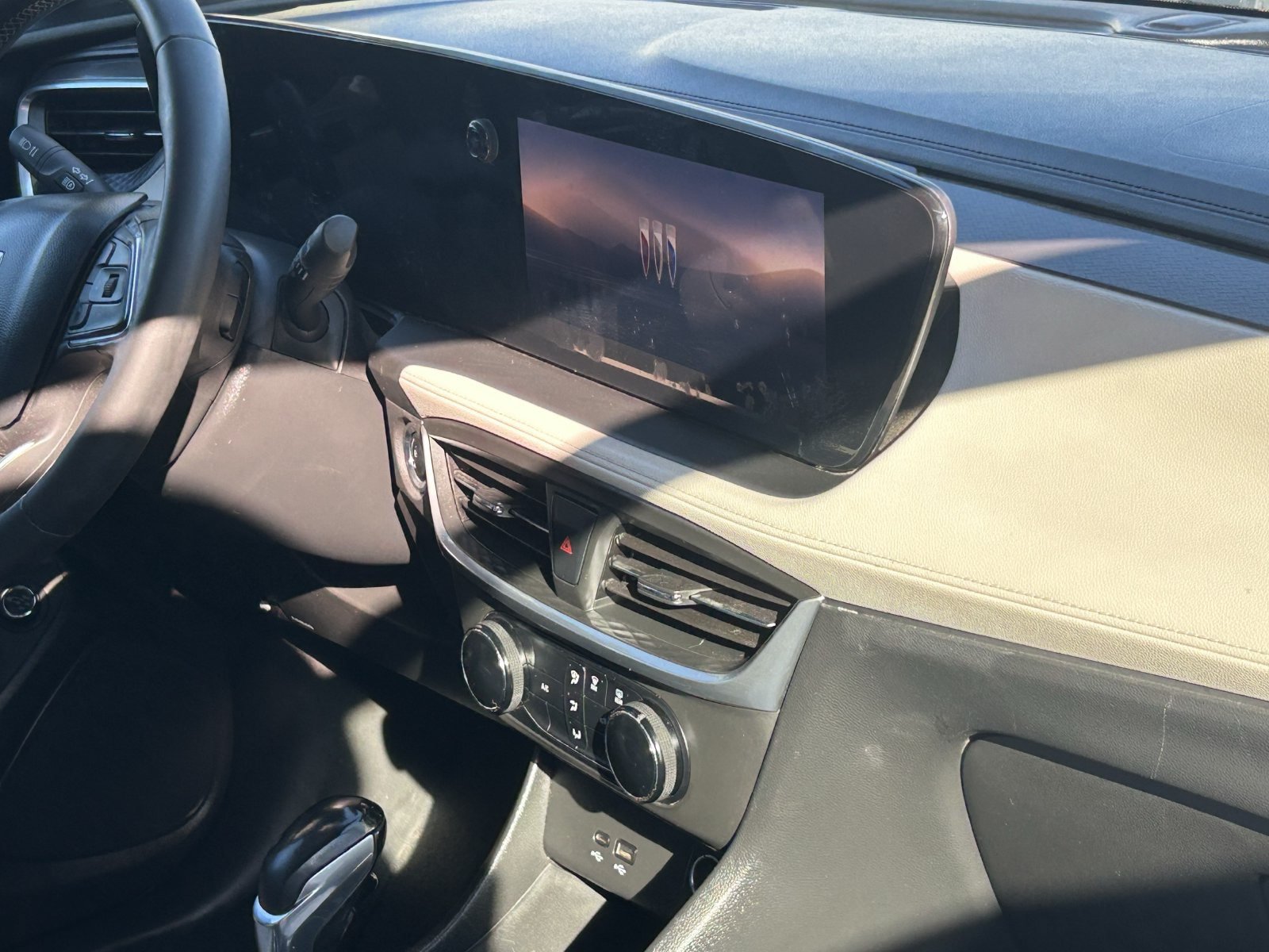 Used 2024 Buick Encore GX Preferred FWD image 11