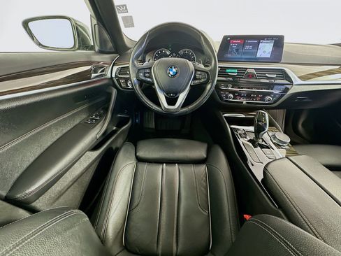 Used 2018 BMW 530i xDrive AWD/4WD image 13