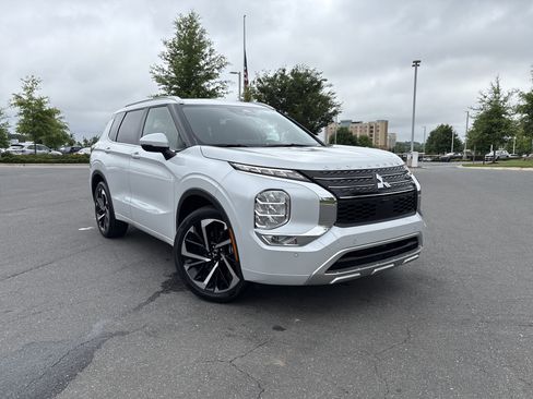 Used 2023 Mitsubishi Outlander SEL FWD image 31
