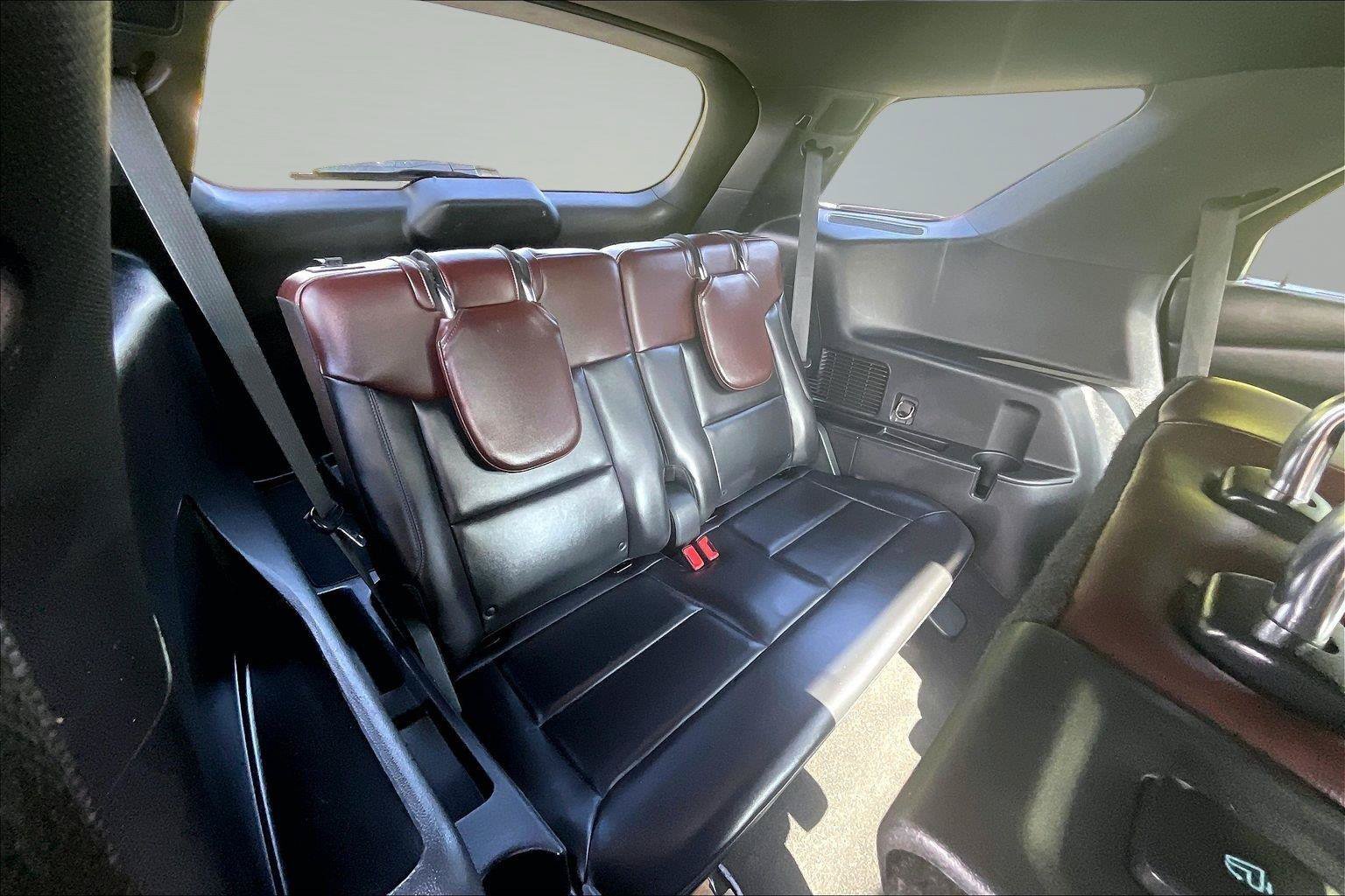 Used 2020 Ford Explorer Platinum w/ Premium Technology Package AWD/4WD image 28