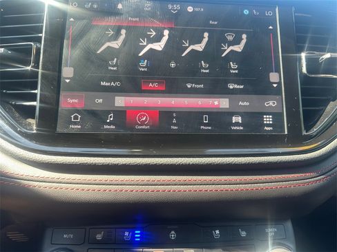 Used 2024 Dodge Durango GT image 23