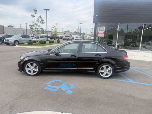 Used 2011 Mercedes-Benz C 300 4MATIC Sedan image 8