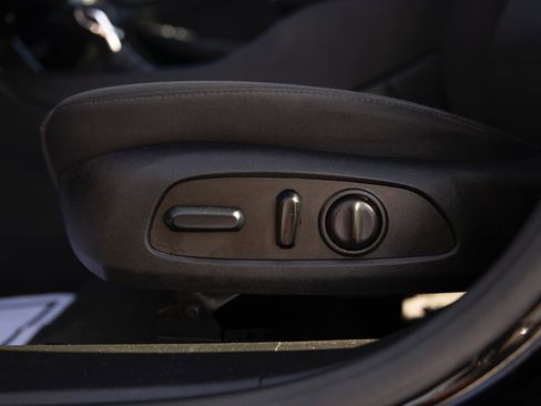 Used 2023 Chevrolet Malibu LT image 12