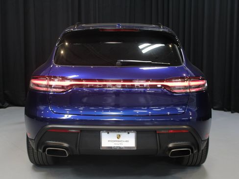 Certified 2024 Porsche Macan image 6