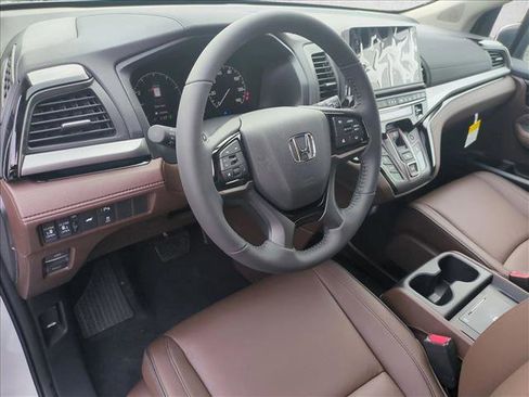 New 2026 Honda Odyssey Touring image 3