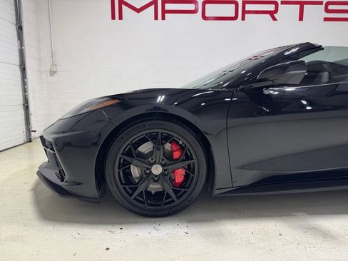 Used 2022 Chevrolet Corvette Stingray Premium Conv w/ Z51 Performance Package RWD image 3
