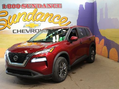 Used 2021 Nissan Rogue S image 2